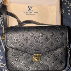Louis Vuitton And Michael Kors Purses