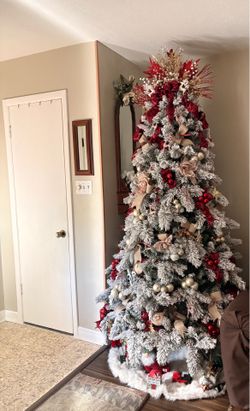 Flocked Edgewood Pine Pre-lit Christmas Tree 7.5 feet / does not include decoration