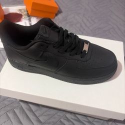 Black AF1 size 9.5