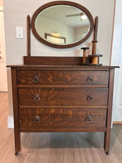 Antique Quarter Sawn Oak Dresser with Tilt Mirror c. 1912