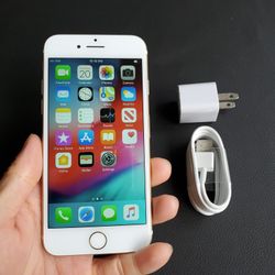 iPhone 7 - UNLOCKED - Like New 