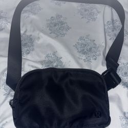 lululemon belt bag 