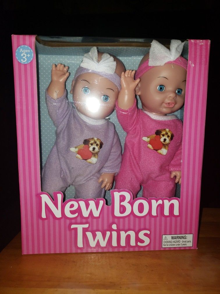 NEW -NEW BORN TWIN DOLLS