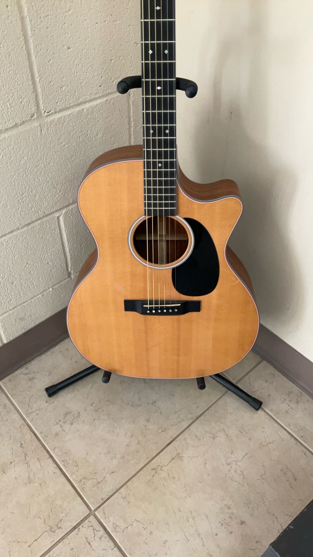 MARTIN GPC-16E ACOUSTIC ELECTRIC GUITAR WITH CASE.