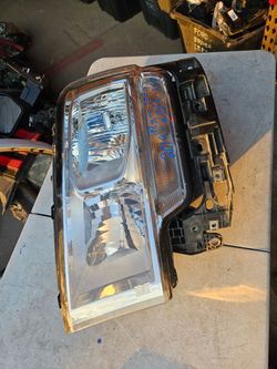 Dodge ram 2500 left Headlight oem