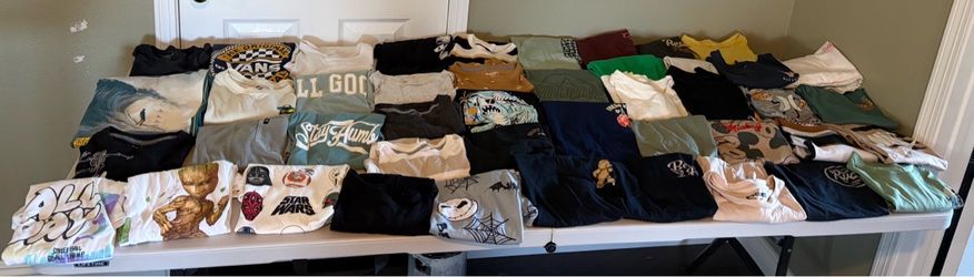 Selling boys clothing size Large