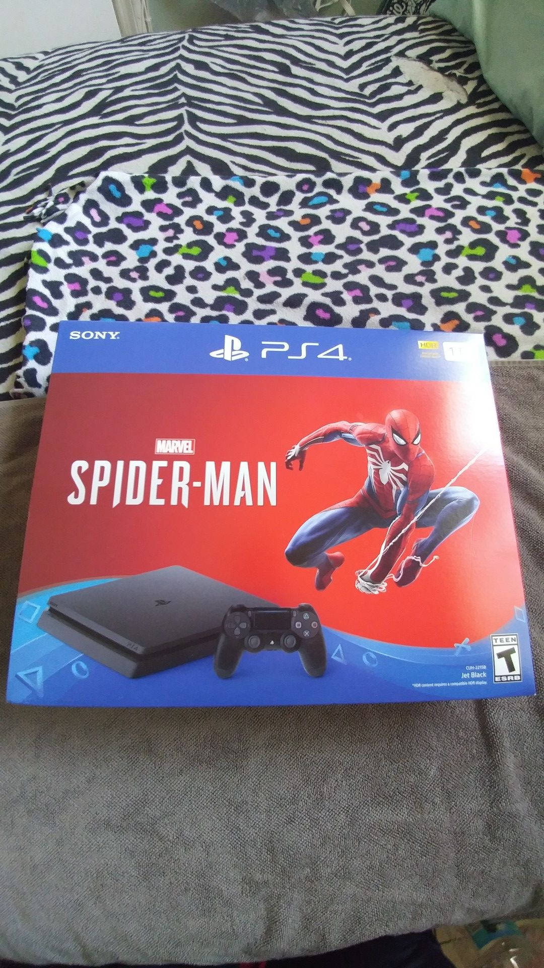 Playstation 4 Spider-Man Edition Bundle With Call of Duty Black Ops 4