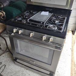 Frigidaire Pro Gas Range 