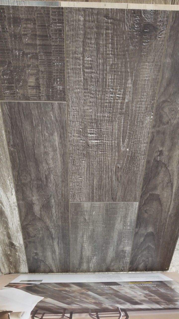 200' Armstrong gray laminate floor