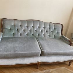 Beautiful Vintage Sleeper Couch Sofa