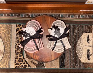 Rae Dunn Ghost Shape Measuring Cups