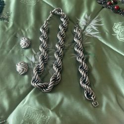 Three-piece necklace bracelet, and earring, custom jewelry