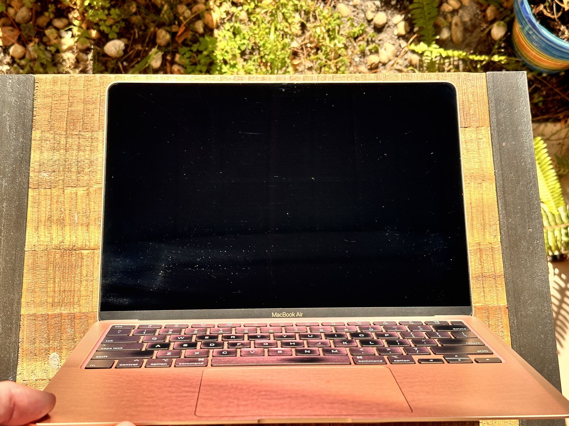 2020 MacBook Air 13” Intel i5 • 500GB SSD • 8GB RAM
