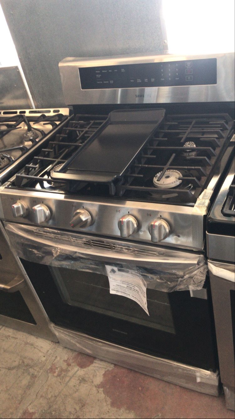 Samsung 5 burner stove/ oven