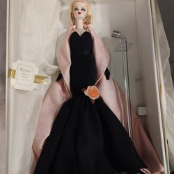 Barbie Stunning in the Spotlight 2009 in original box. 