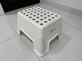 IKEA Bolmen step stool white