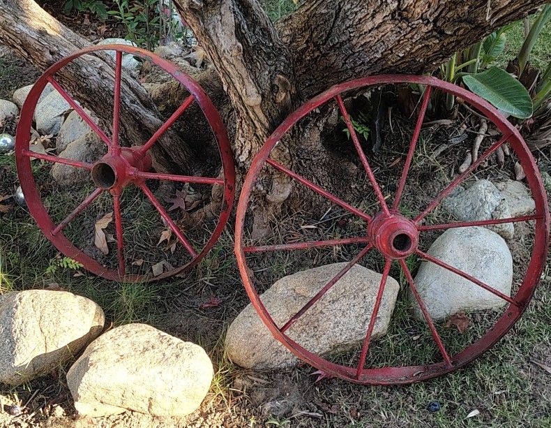 2 Vintage Wagon Wheels Yard Decoration 