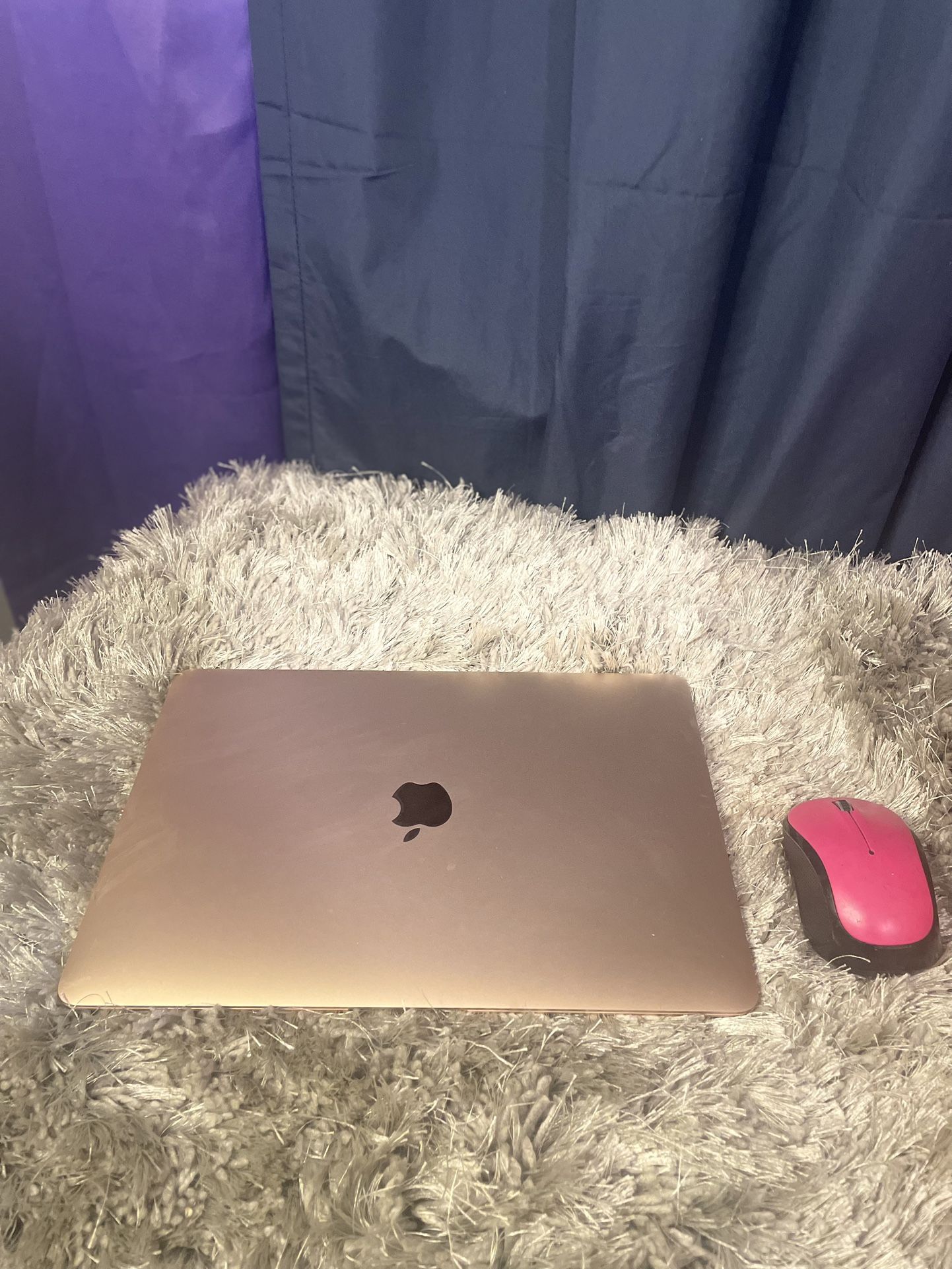 Mac Book