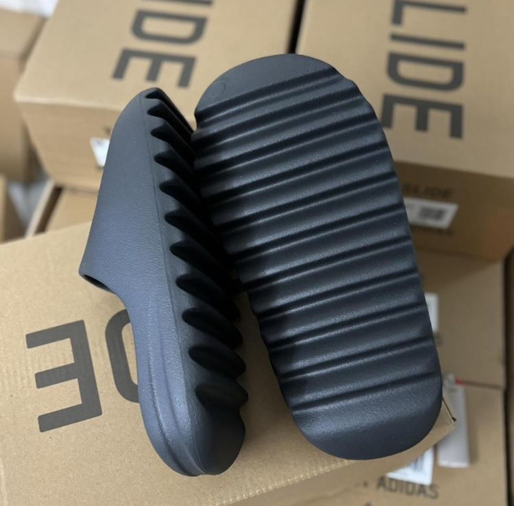 Yeezy Slides - Onyx