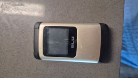BLU Flip Phone Gold