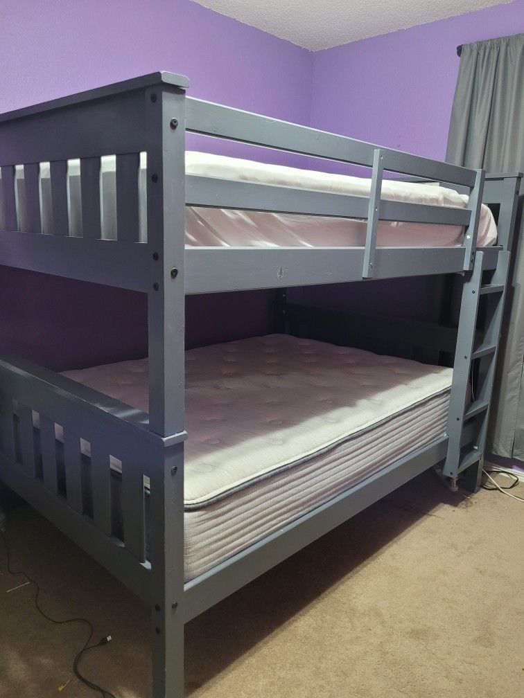 Full Size Bunk Bed/No Mattress 