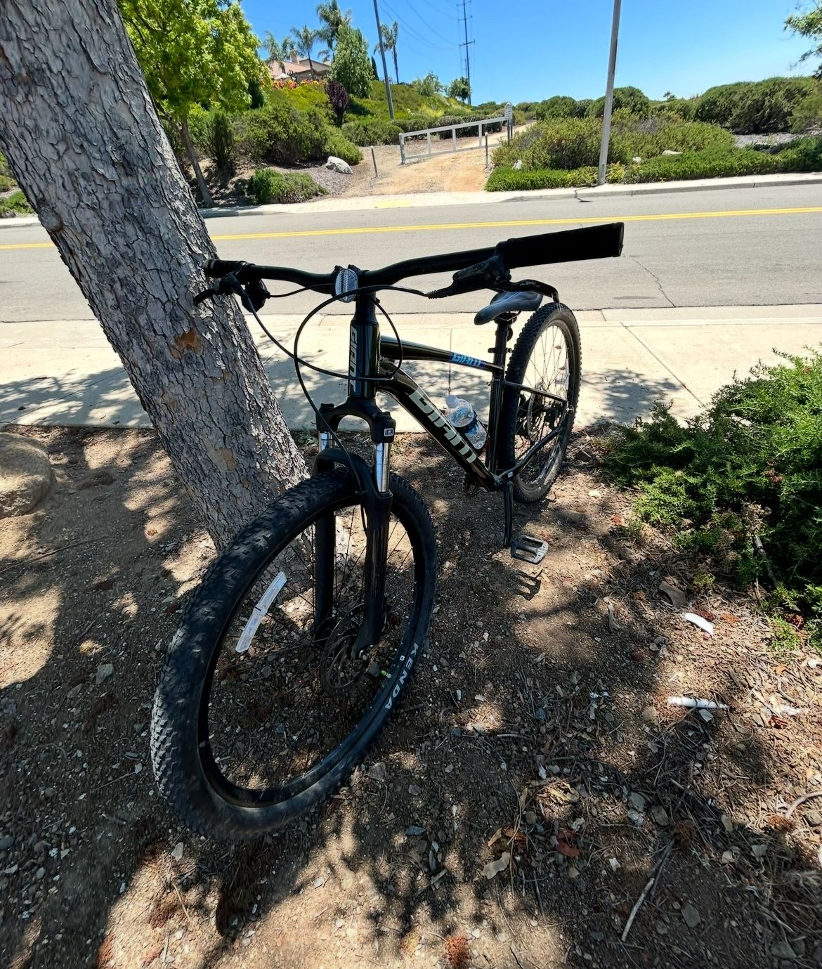 Giant Talon 2 27.5 Hardtail Mountain Bike LARGE