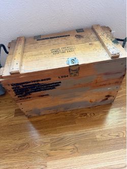 EMPTY Wood Box Vintage Storage Chest