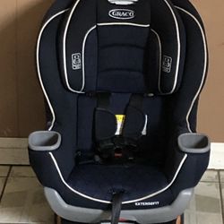 LIKE NEW GRACO EXTENDED 2FIT CONVERTIBLE CAR SEAT!!!!