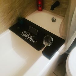 Bath caddy, has phone and tablet holder, and also can hold your favorite candle