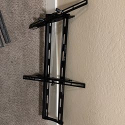 Tv Wall Mount 1 Screw Missing 