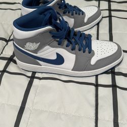 Jordan 1 Mid