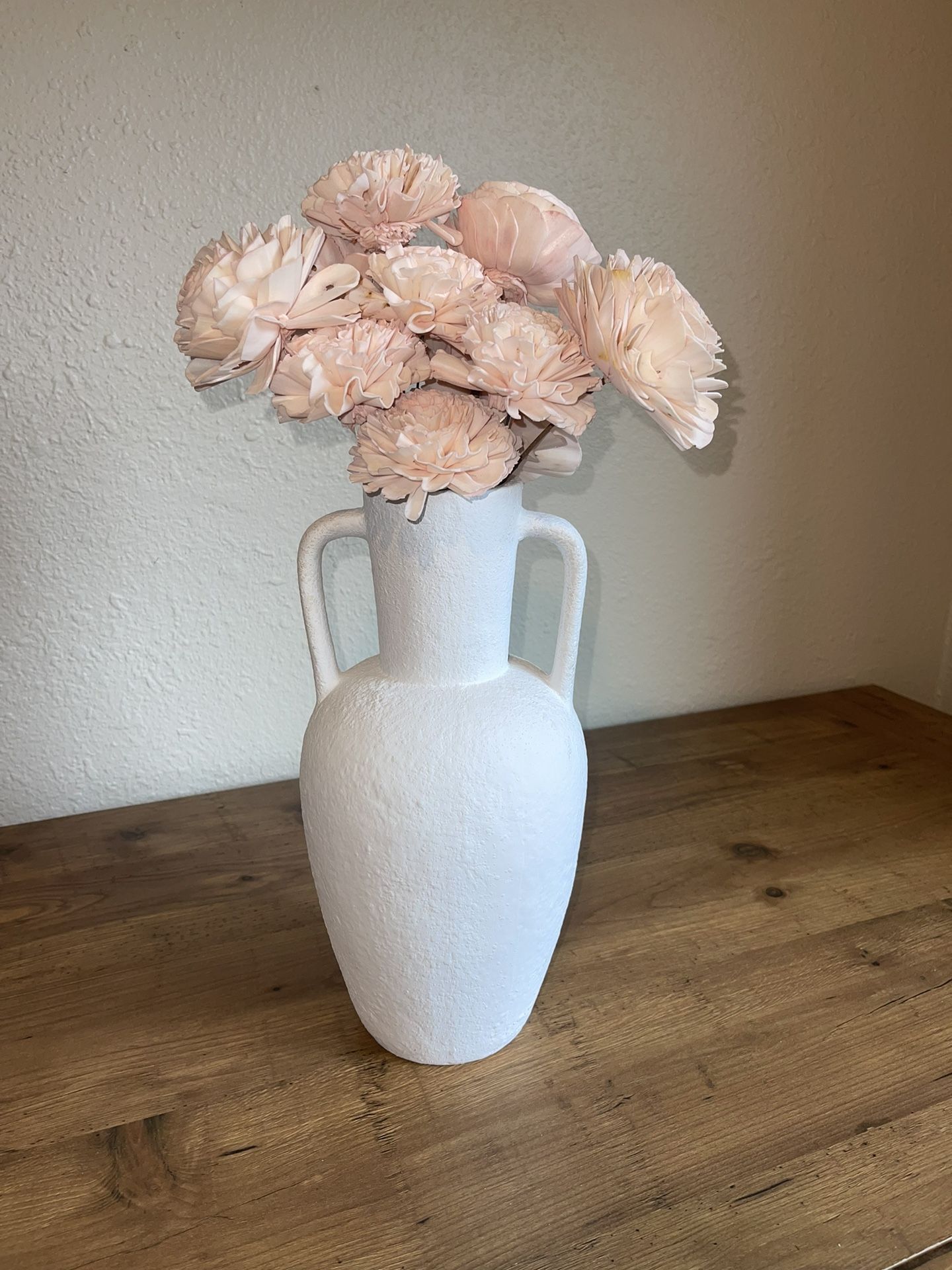 Vase & Flowers