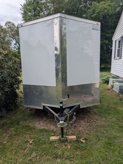 Tandem Axle Enclosed Trailer