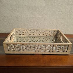 DECORATIVE WOODEN TRAY W/MIRROR(SERIOUS BUYERS ONLY PLEASE🙏🏻)READ FULL DESCRIPTION BEFORE ASKING PLEASE🙏🏻IF IT'S POSTED IT'S AVAILABLE 👀