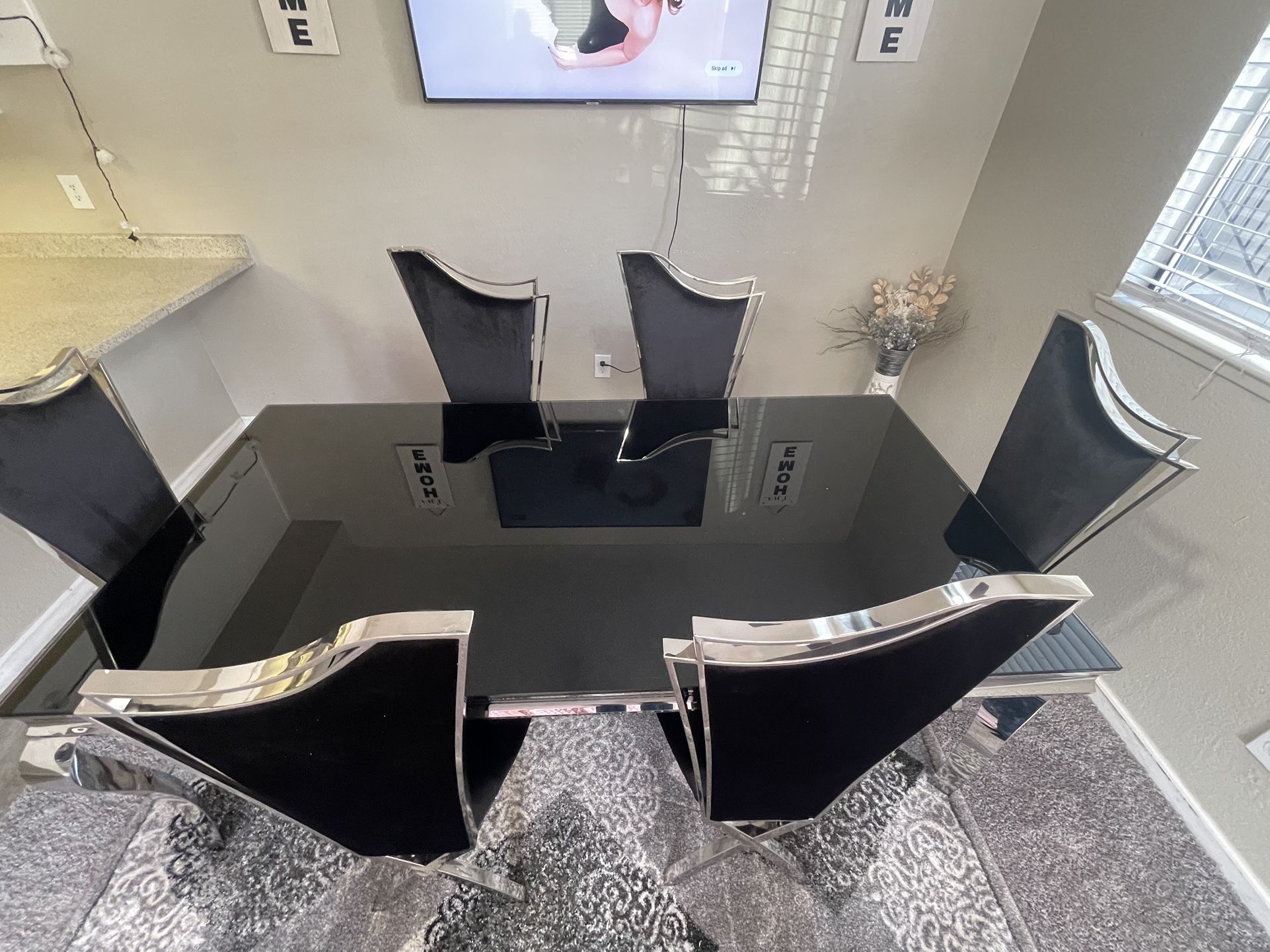 Marble Dining Table In Stock Same Day Delivery / No Credit Needed