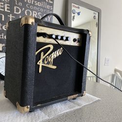 VINTAGE ROGUE CG-10 SOLID STATE GUITAR AMP