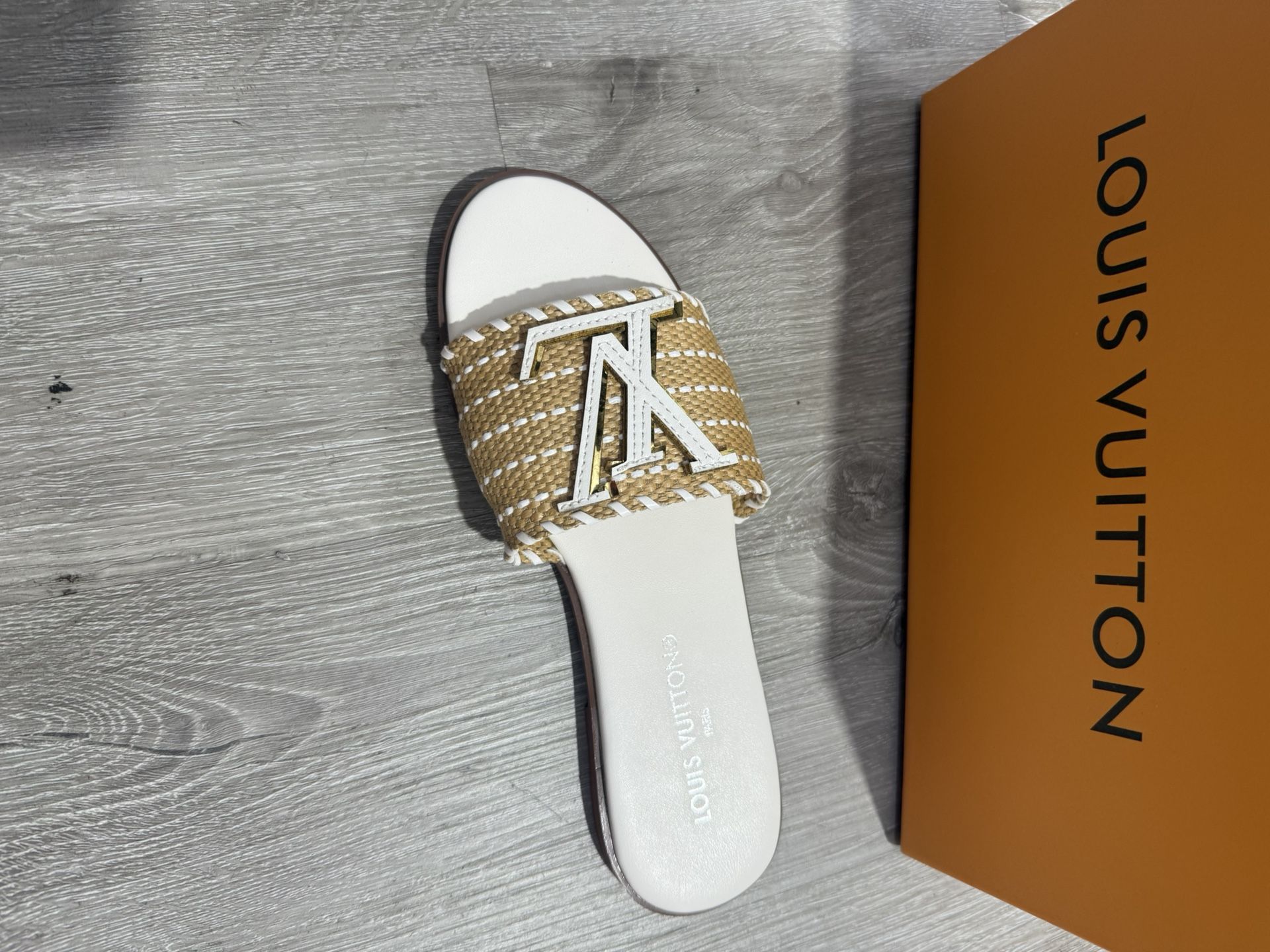 Louis Vuitton Sandals π‘