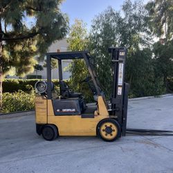 Caterpillar Forklift 