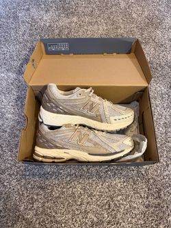 New Balance 9060 Men Size 8