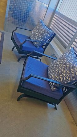 Beautiful 3 Piece Patio Set ( READ DESCRIPTION)