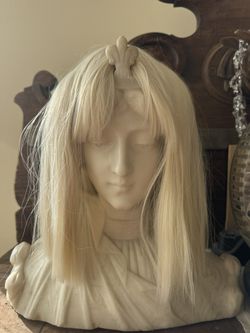 BLOND WIG NEW  9$