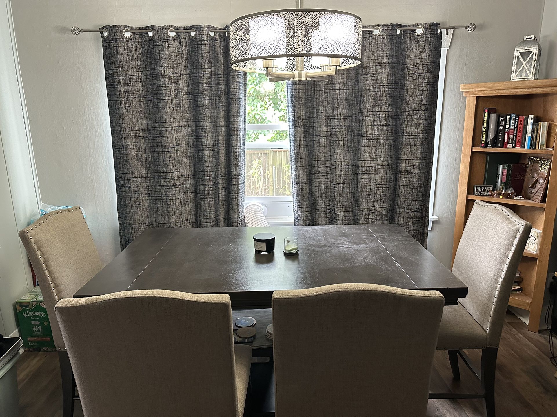 Beautiful Kitchen Table $600