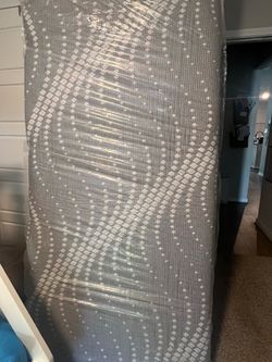 New Sealy Posturepedic twin matress