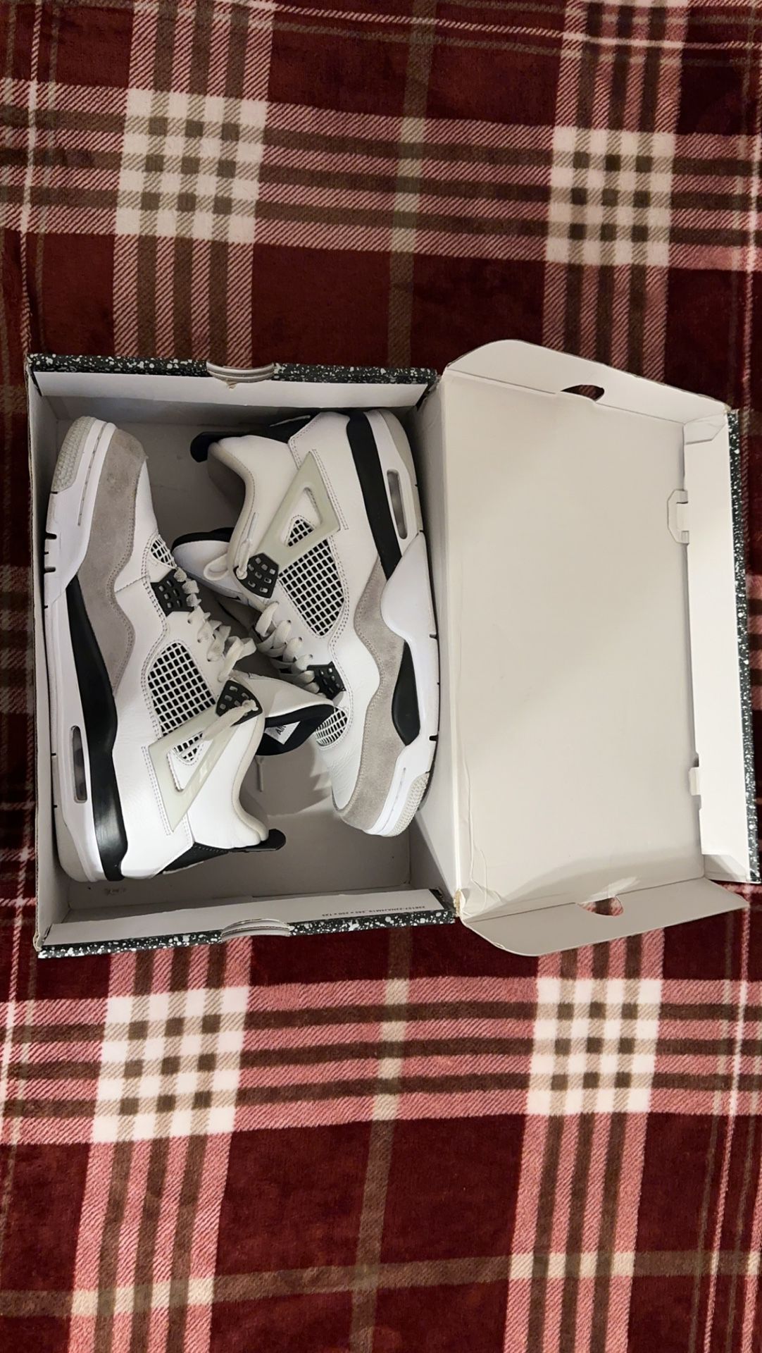 Jordan 4 Military Black Size 10.5 With Crease Protectors for Sale in ...