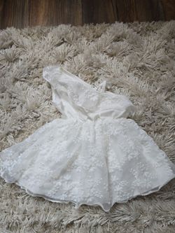 Beautiful white dress for baby sz 2- 3mos