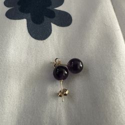 14K yellow gold stud earrings featuring polished amethyst ball beads