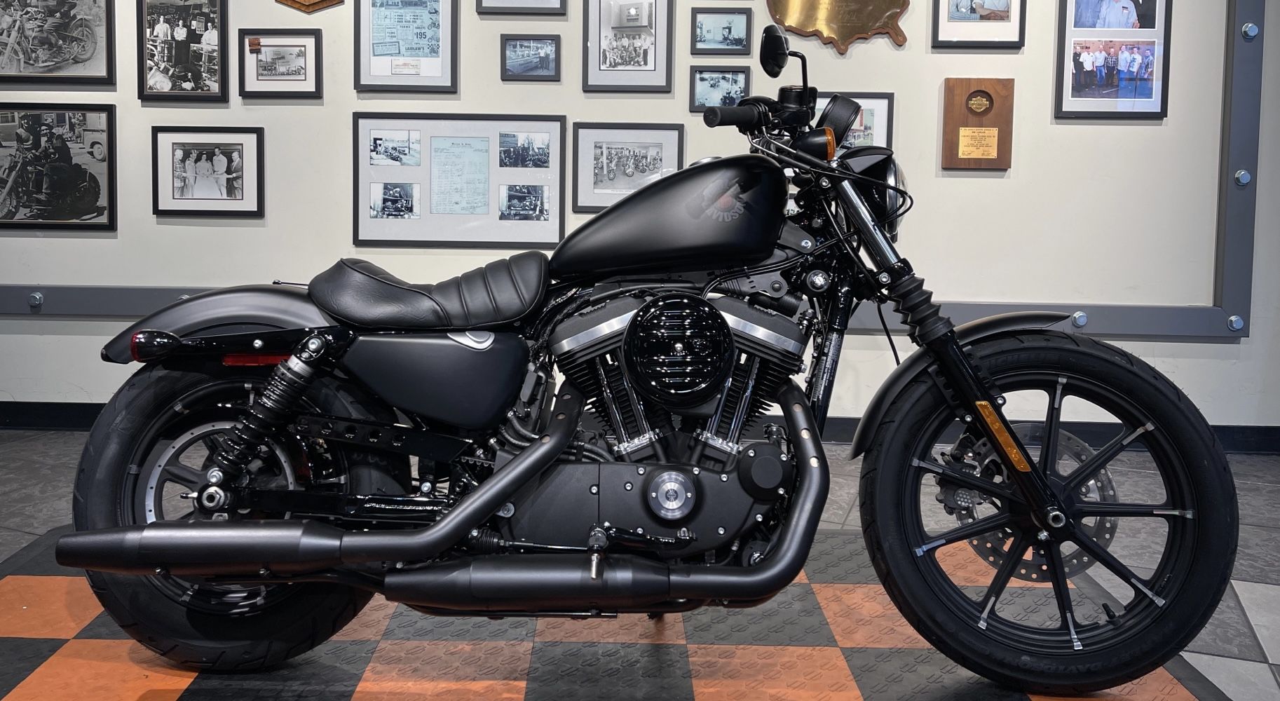 2022 Harley Davidson 893 Black Iron
