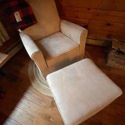 Swivel Chair W/ Ottoman