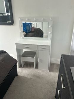 Make up vanity