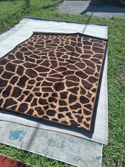 LOTS OF NICE 5 BY 7 AREA RUGS